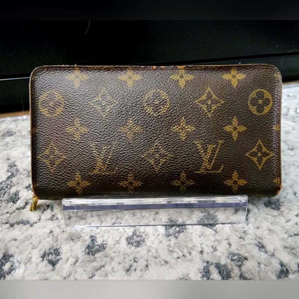 Louis Vuitton PROJECT Monogram Zippy Wallet